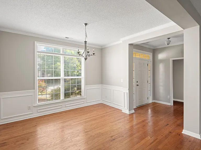 8 Hadley Park Way — Photo 2