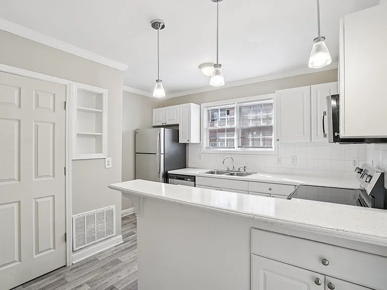 Buckhead Townhomes and Gardens — Photo 45