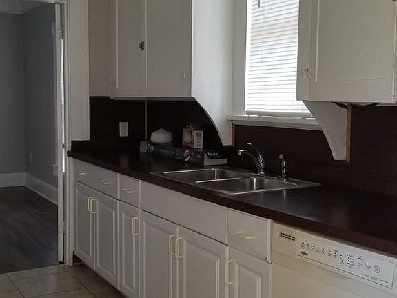 4th image of 920 9th Ave S