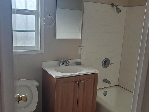 4th image of 6029 1/2 Brynhurst Ave