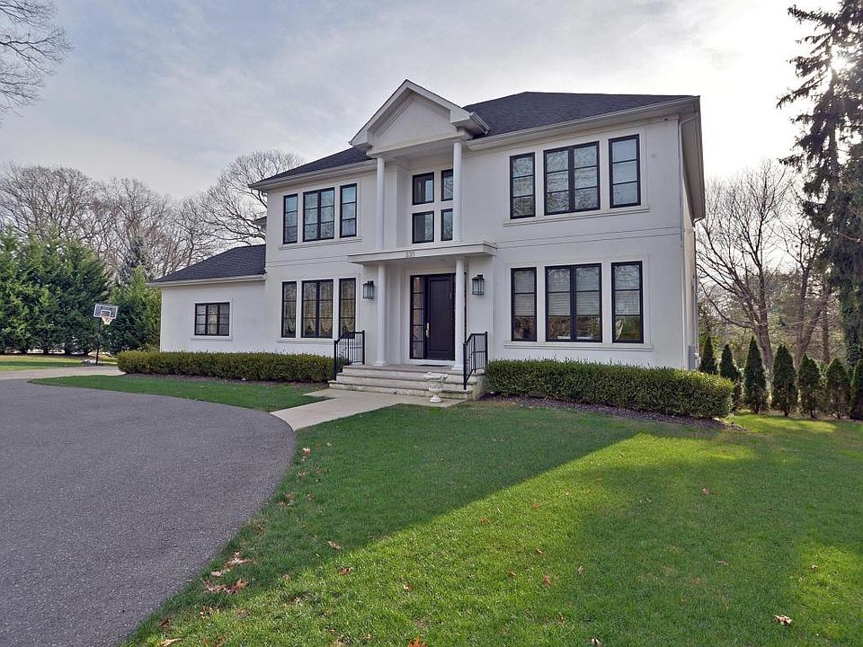 2nd image of 330 Park Ave