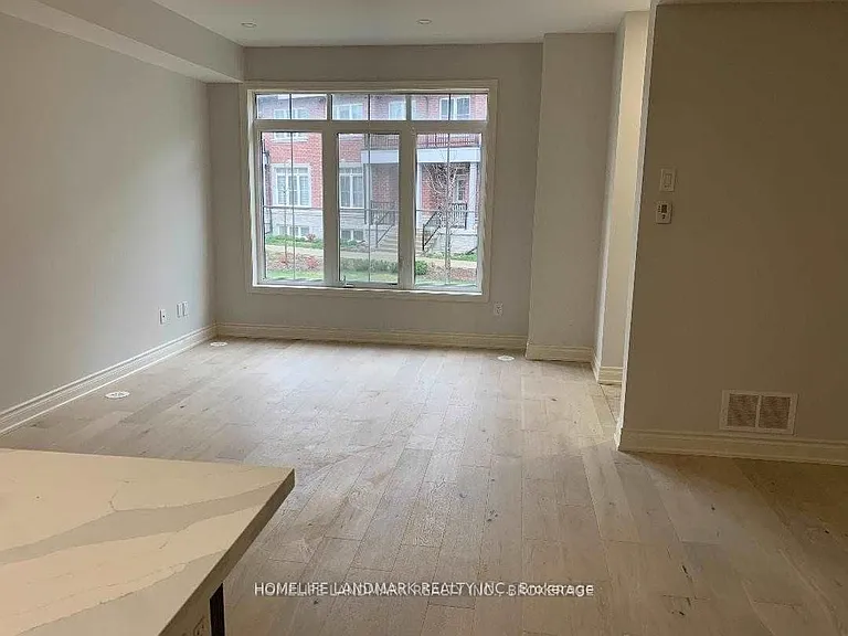 8 Eaton Park Ln #12 — Photo 5