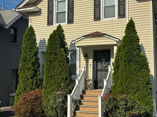 555 E Maple Ave, Woodbridge, NJ 07095
