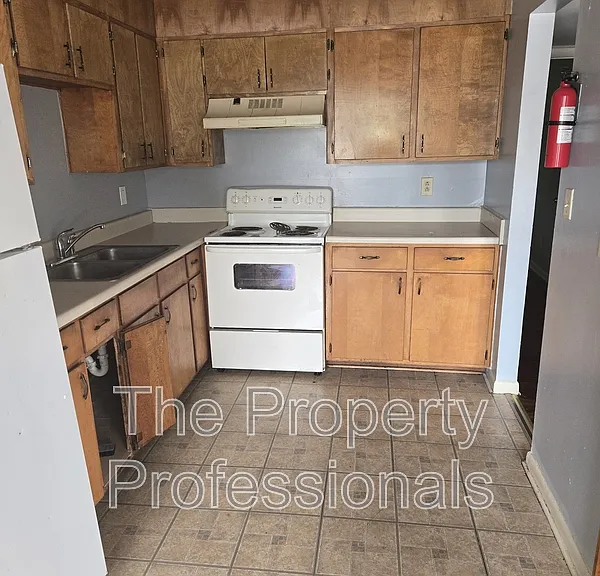 501 Vanderbilt St #C — Photo 3