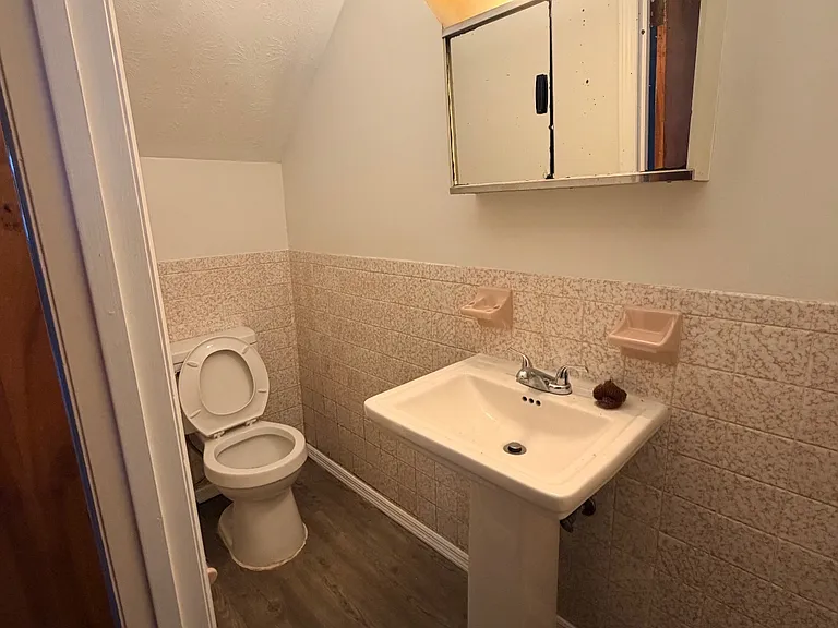 1111 Franklin St — Photo 3