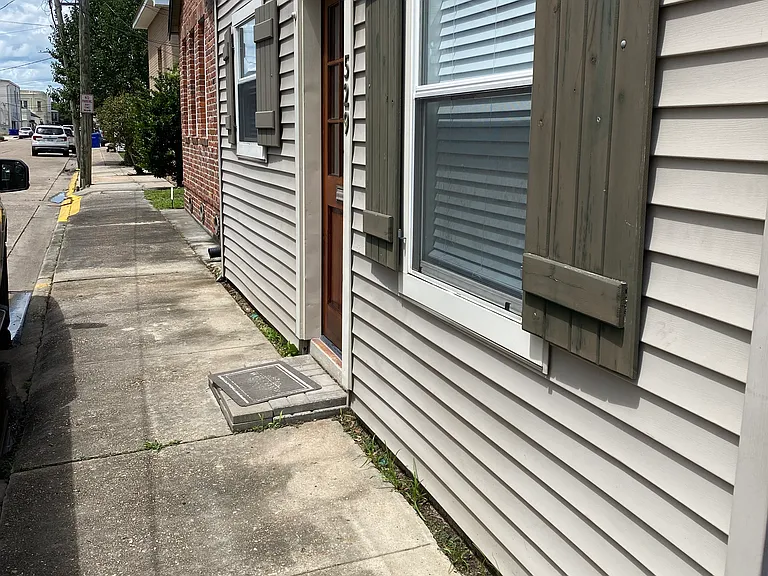 529 Saint Louis St — Photo 2