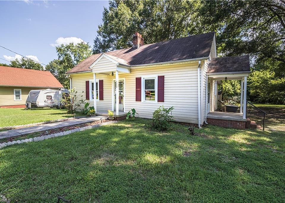 2nd image of 1204 1st St