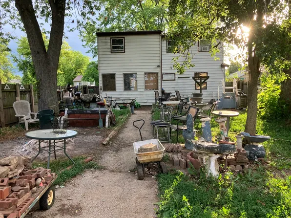 1403 Barberry Ln, Round Lake Beach, IL 60073