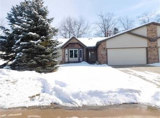 46748 Scotch Pine Ln, Macomb, MI