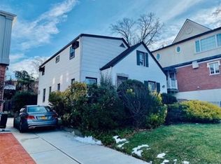 8047 Chevy Chase St, Jamaica, NY 11432