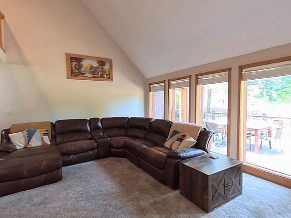 3rd image of 104 Bogey Cir