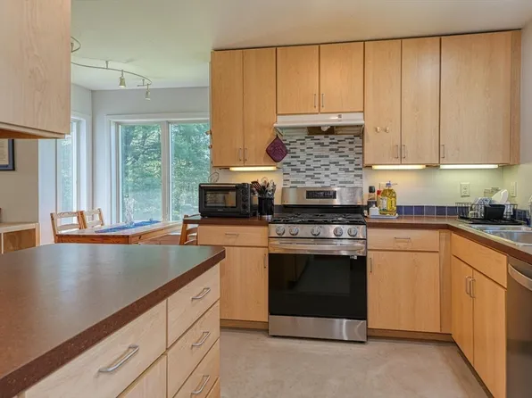 52 Village Ct Unit 52, Berlin, MA 01503