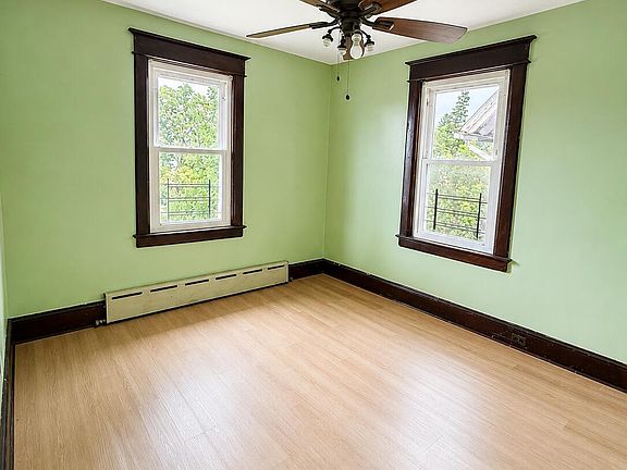 5th image of 275 Myrtle Ave #A