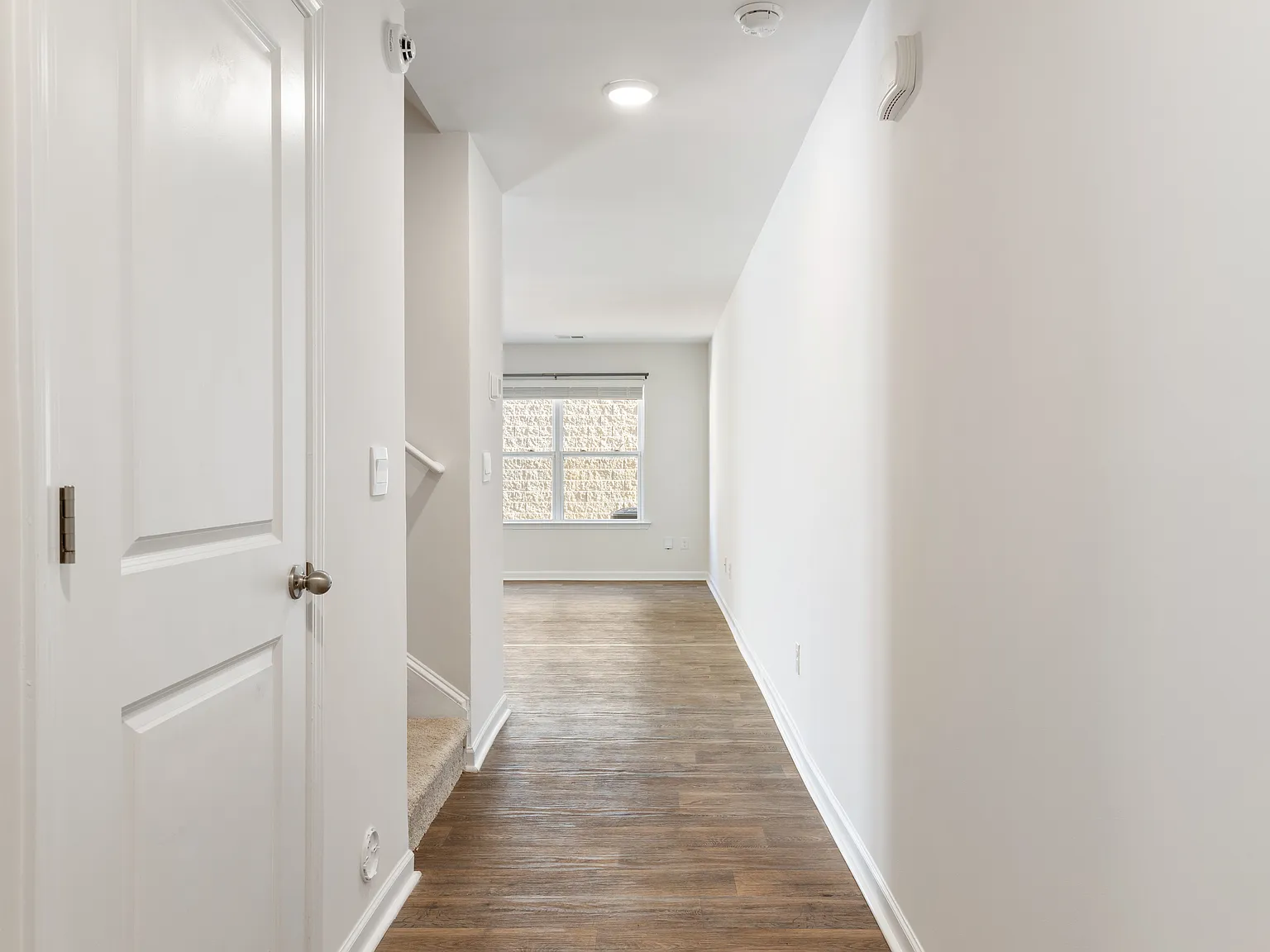 3 bed, 1381 sqft, $1,650 — Photo 2