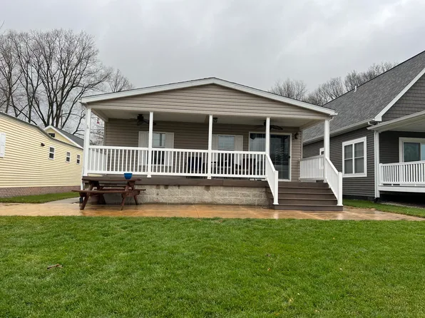 571 Sassafrass Dr, Coldwater, MI 49036