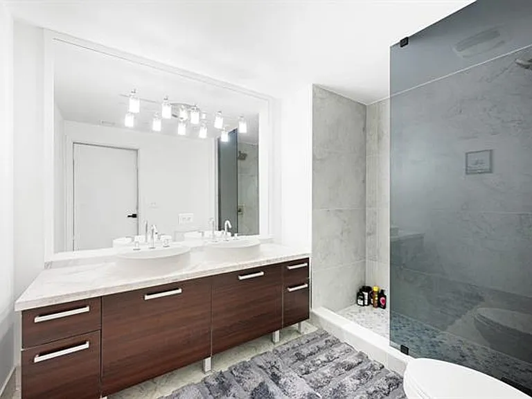 244 Biscayne Blvd #651 — Photo 21