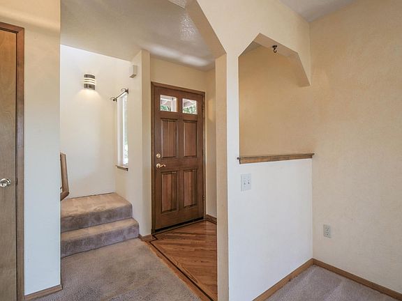 4th image of 110 Rosita Ln