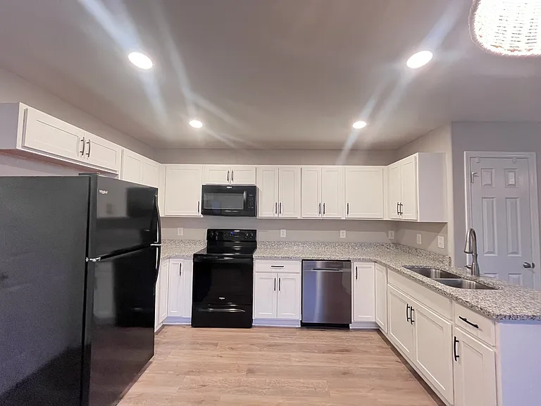 114 Valley View Cir #B — Photo 9