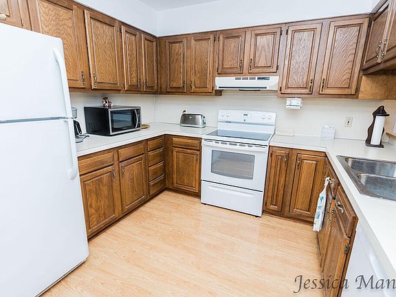 3rd image of 2063 Terrace Van Dr NE