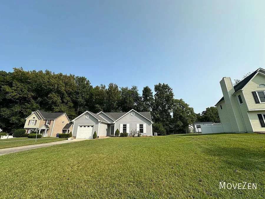 3112 Greencedar Ct Winston Salem, NC 27127 Gorgeous Large Yard — Photo 2