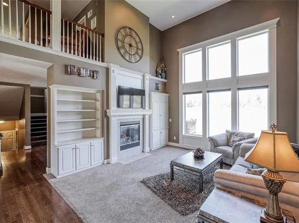 19508 W 96th Ter, Lenexa, KS 66220