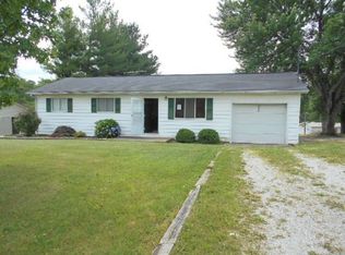 4188 School House Rd, Little Hocking, OH 45742