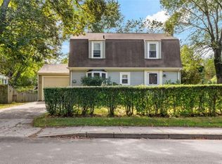 114 Maple Ave, Middletown, RI 02842