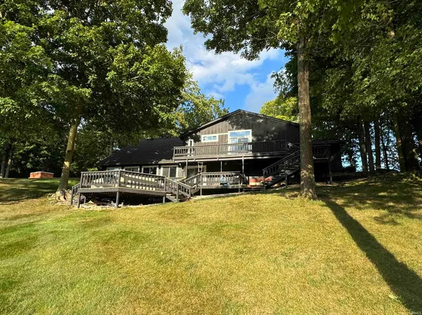5220 S Westwood Dr, Knightstown, IN 46148