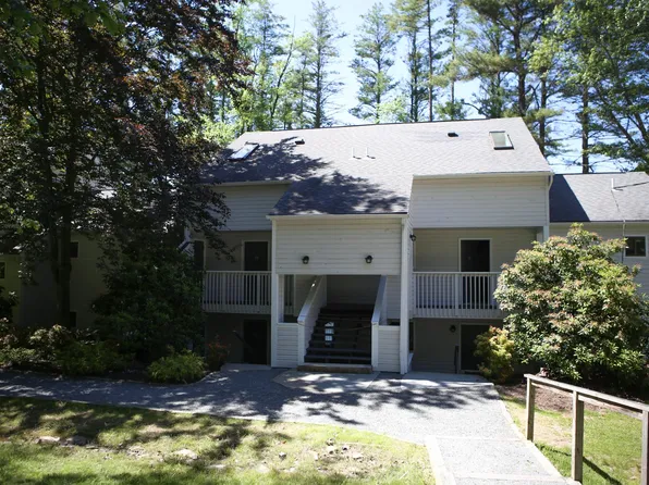 601 Waterview Ln, Greentown, PA 18426