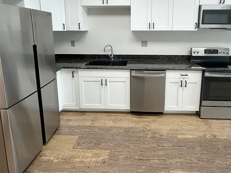 101 E Lincoln Ave — Photo 8