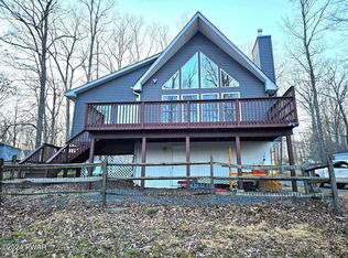 157 Lamplighter Ln, Lackawaxen, PA 18435