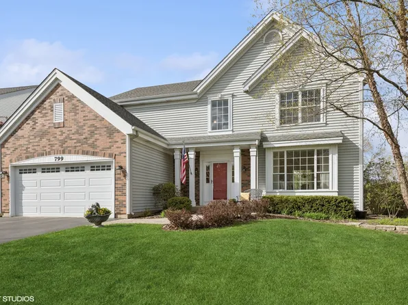 799 Foxmoor Ln, Lake Zurich, IL 60047