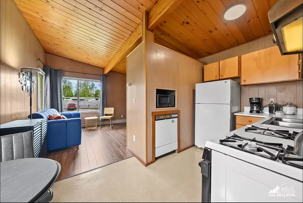 1 bed, 500 sqft, $1,800 — Photo 1