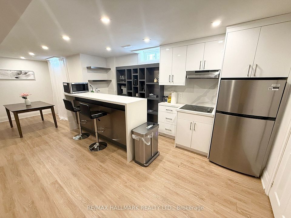 1st image of 7 Charing Cres #Basement
