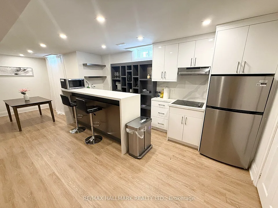 7 Charing Cres #BASEMENT
