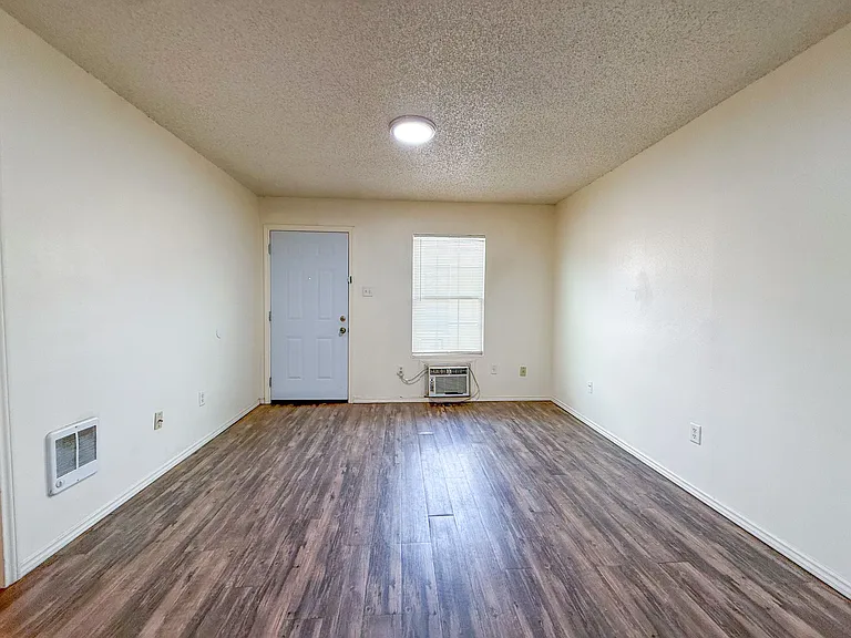 New West Apartments — Photo 9