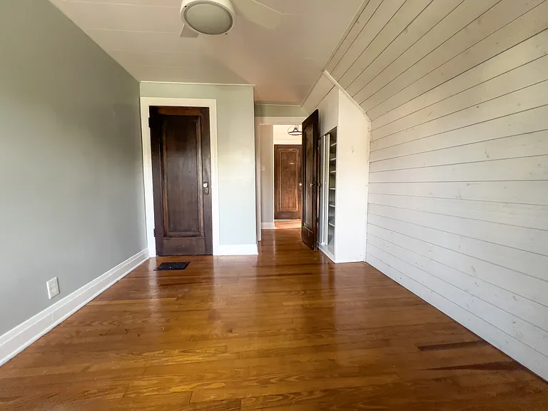 1340 E South St — Photo 22