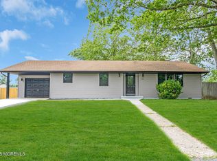 356 Railroad Ave, Bayville, NJ 08721