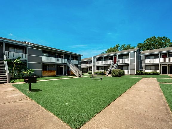 Beautiful courtyard views with walkable pathways and maintained landscaping