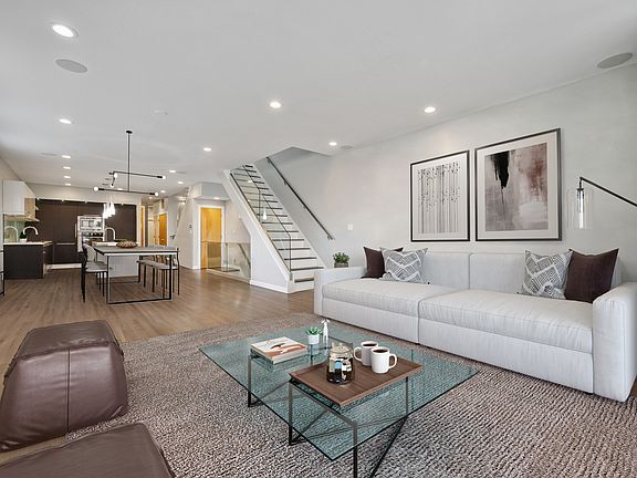 5th image of 1452 W Walton St #3