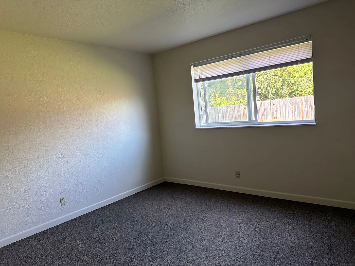 2270 gregori — Photo 3