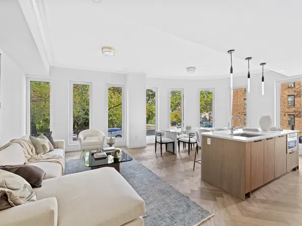 78-29 Austin Street image 2 of 31