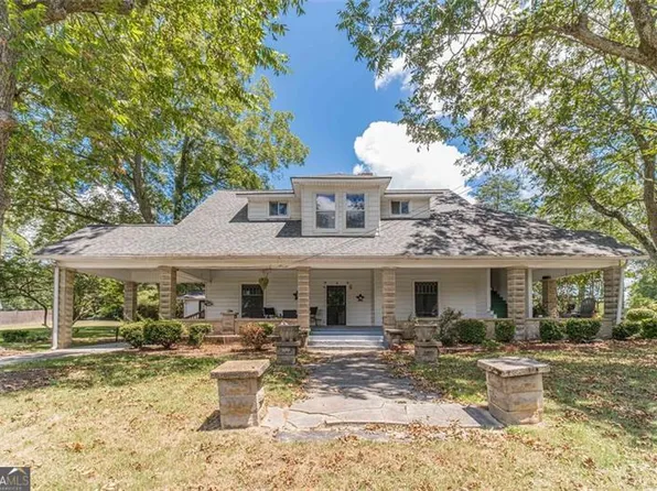 284 Covington St, Loganville, GA 30052