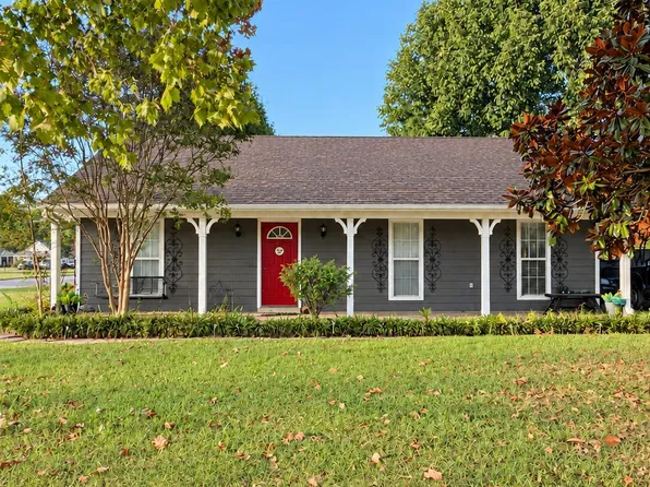 7424 Grace Blvd, Horn Lake, MS 38637
