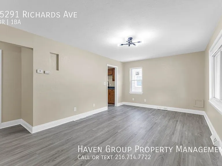 25291 Richards Ave — Photo 6