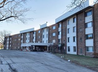 841 N York St APT 127, Elmhurst, IL