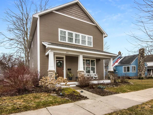 211 E 9th St, Traverse City, MI 49684