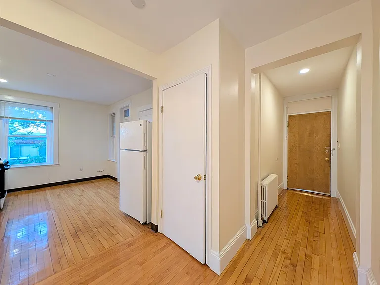 331 Harvard St #5 — Photo 16