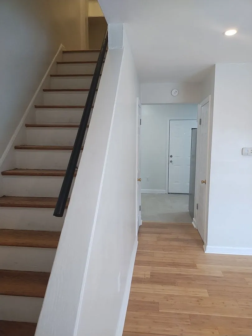 2 bed, 1.0 bath, 795 sqft, $1,295 — Photo 4