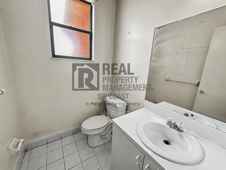 1043 Abrams Blvd — Photo 14